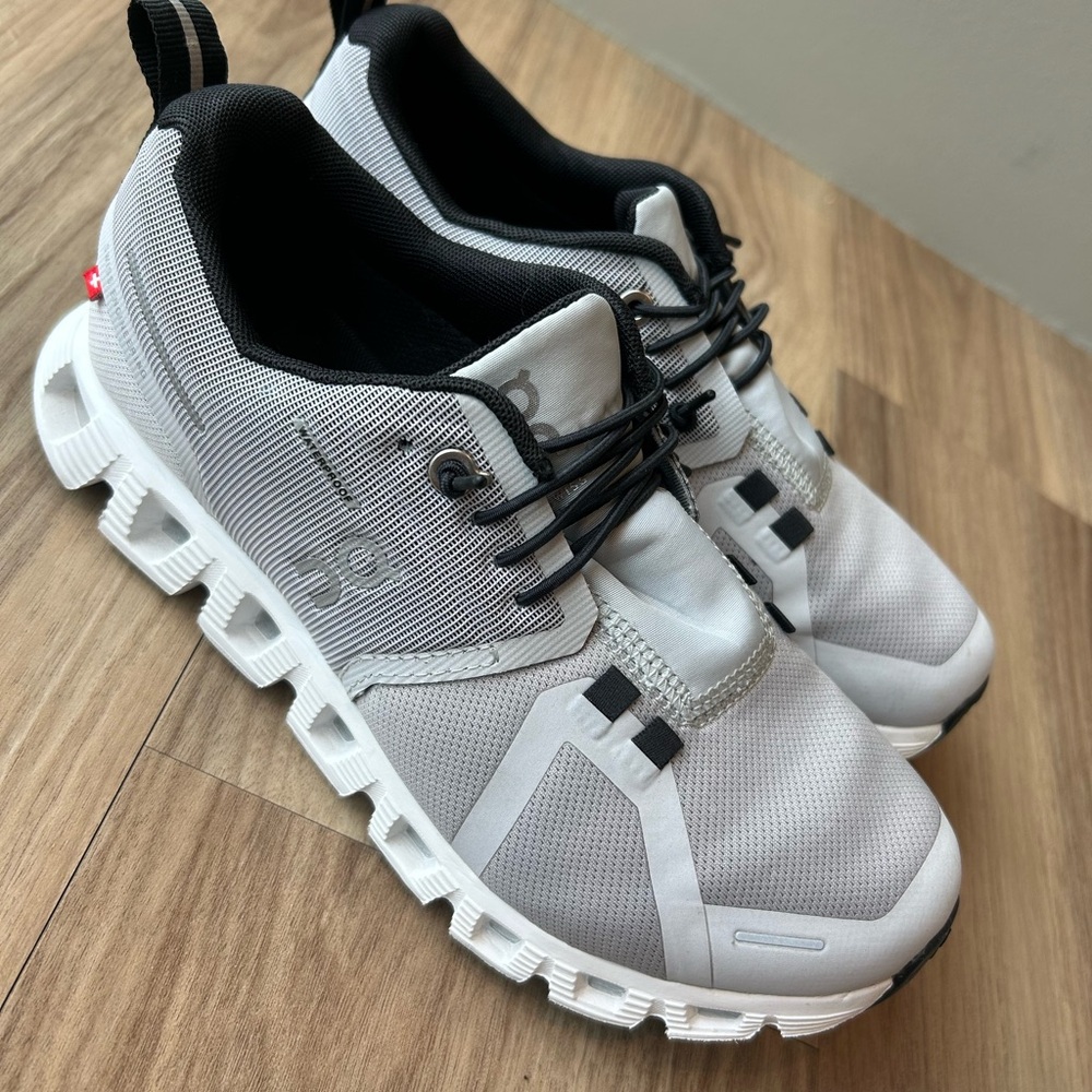 OnCloud 5 Waterproof Shoe Womens 6
